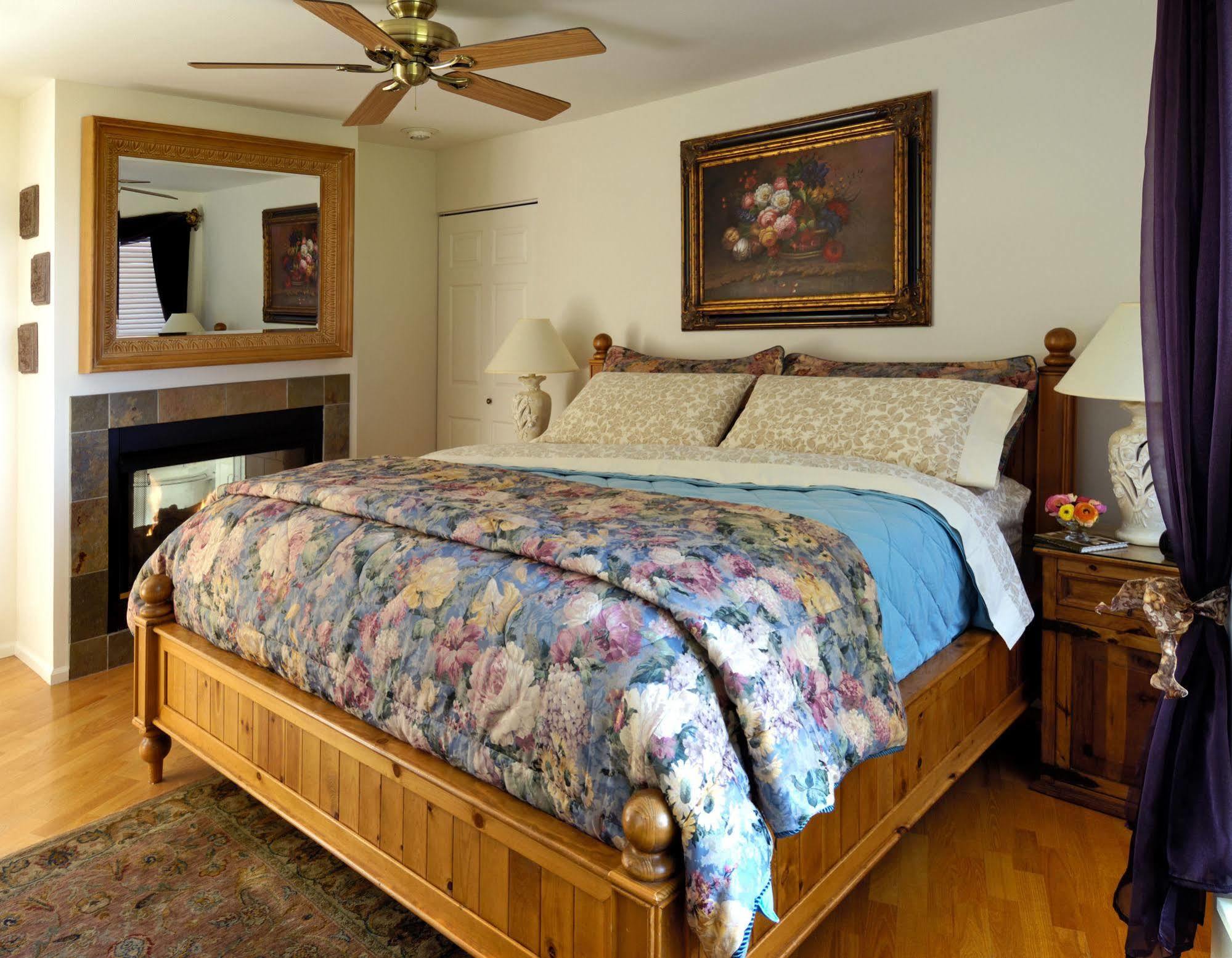 Colette'S Bed & Breakfast Port Angeles Exterior photo