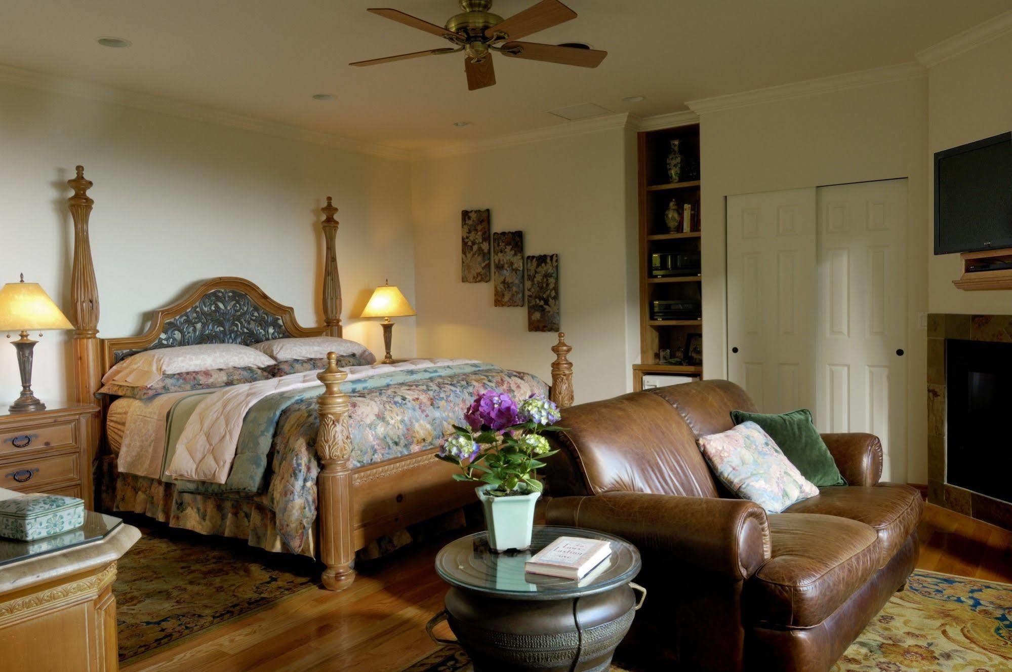 Colette'S Bed & Breakfast Port Angeles Exterior photo