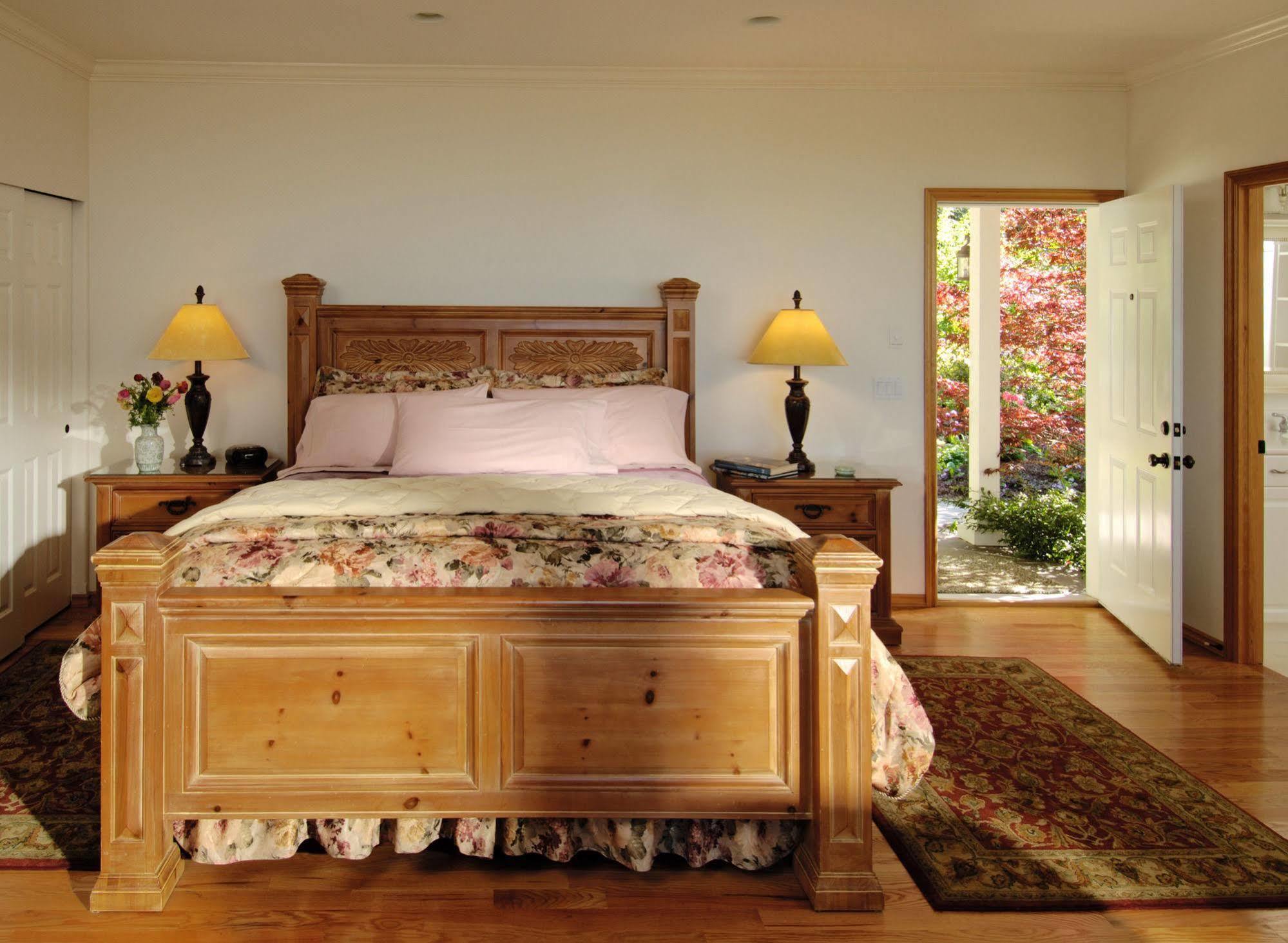 Colette'S Bed & Breakfast Port Angeles Exterior photo